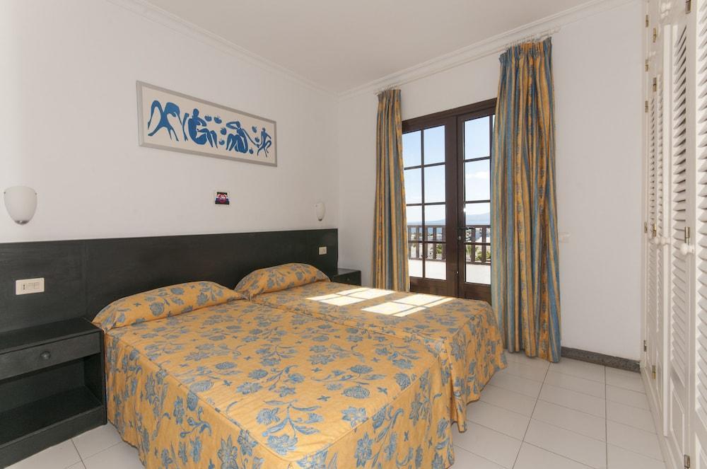 Plaza Azul Aparthotel 2*