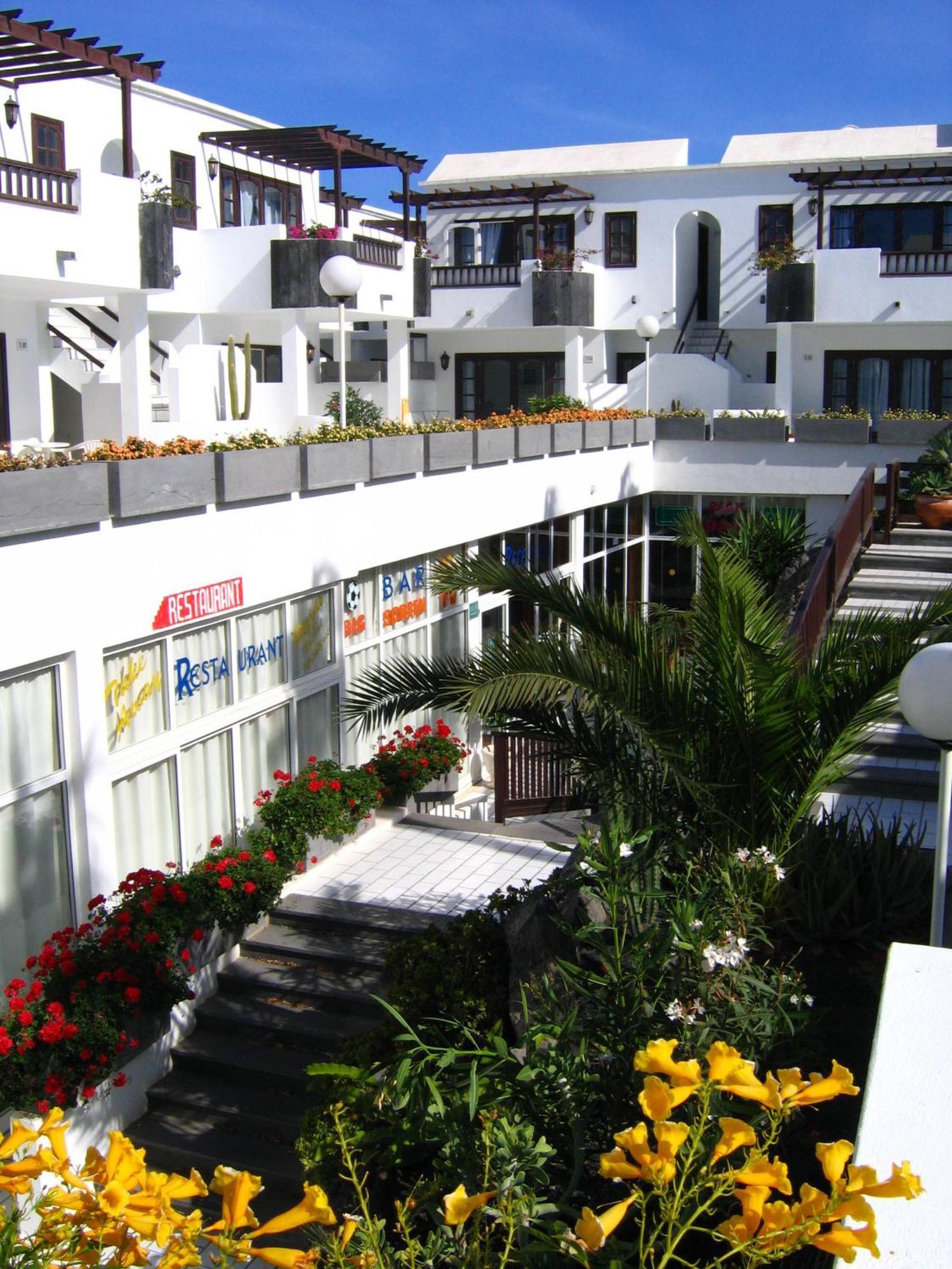 Apart-hotel Plaza Azul 2*